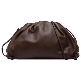 Bottega Veneta The Mini Pouch Crossbody in nappa marrone