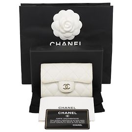 Chanel Portacarte Classic Caviar Bianco con dettagli dorati