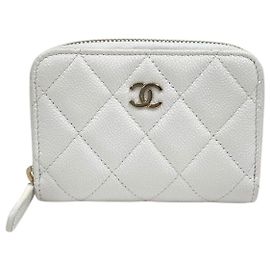 Chanel Portacarte con zip in pelle Caviar bianca