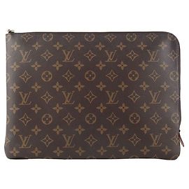 Louis Vuitton Monogram Etui Voyage MM Clutch