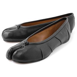 Maison Martin Margiela Sapatos Ballerina Tabi em couro preto