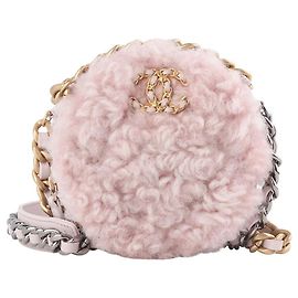 Chanel Mini Crossbody Bag aus Lammfell mit runder Kette