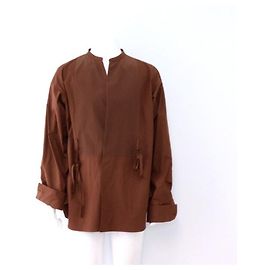 Valentino Túnica camisa de cuello mao en algodón marrón con cinturón en la cintura para hombre