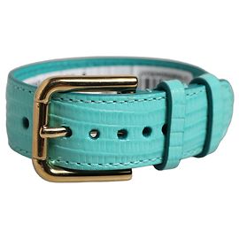 Dolce & Gabbana Pulseira de tira de cinto em couro texturizado azul com fivela dourada