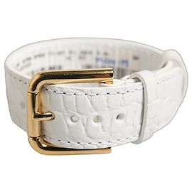 Dolce & Gabbana Bracciale a cintura in pelle bianca goffrata con fibbia dorata