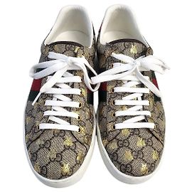 Gucci Sneakers basse Ace con ricamo ape GG Supreme Beige Taglia