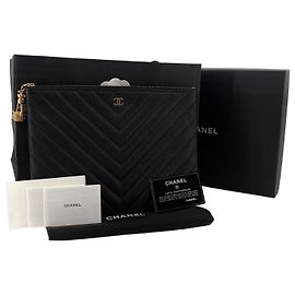 Chanel Clutch Medium Limited Edition Owl Caviar Chevron Gold Nueva