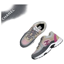 Sneakers Chanel in tweed e camoscio marrone