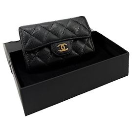 Chanel Porta-cartões Classic Caviar Gold