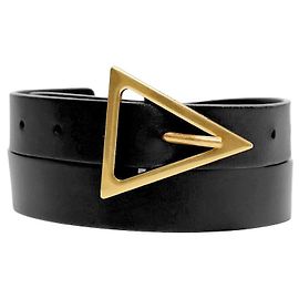 Cinto Bottega Veneta com fivela triangular preto e dourado