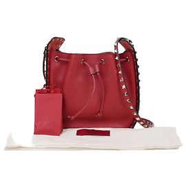 Valentino Borsa a secchiello Rockstud a tracolla