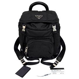 Prada Nylon-Rucksack mit Dreiecks-Logo-Schnalle Schwarz