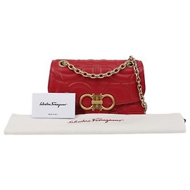 Salvatore Ferragamo Borsa a tracolla con patta matelassé Gancini
