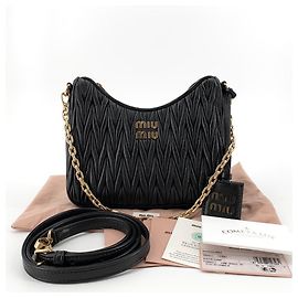 Miu Miu Borsa a tracolla Matelassé Napa Chain
Borsa Hobo Crossbody