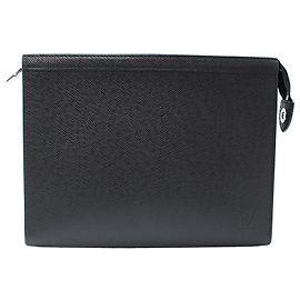 Louis Vuitton Pochette Voyage MM in pelle Taiga