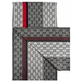 Gucci Cachecol de caxemira e lã cinza Monogram com risca vermelha e preta