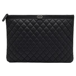 Chanel Große Vintage Boy Clutch-Tasche aus schwarzem Kaviar-Leder