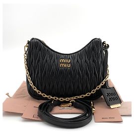 Miu Miu Borsa a tracolla Matarese Nappa Chain Borsa Hobo Crossbody