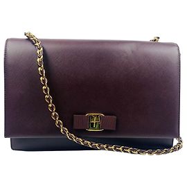 Salvatore Ferragamo Borsa a tracolla Ferragamo Loose Calf Vara