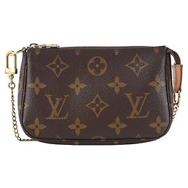 Louis Vuitton Mini Pochette Accessoires Clutch