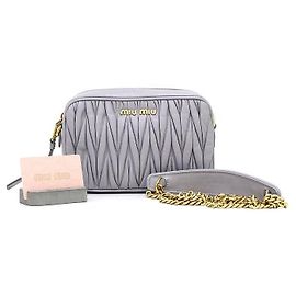 Miu Miu Bolso de hombro y bandolera de nappa acolchada