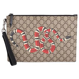 Gucci Clutch mit Riemen in Schlangen-Print