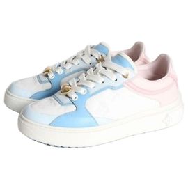 Louis Vuitton Sneakers Timeout Monogram Heart Charm Pastel