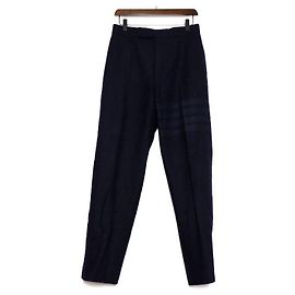 Thom Browne Pantaloni da uomo in lana blu navy, trama diagonale tinta unita con bottoni dorati
