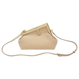 Fendi Pequena mala de ombro First Clutch em Nappa bege com logótipo dourado