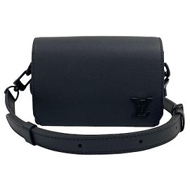 Louis Vuitton Fastline Wearable Wallet Crossbody-Tasche