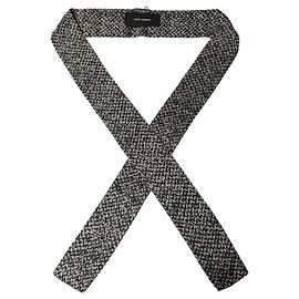 Dolce & Gabbana Sciarpa a Sciarpa in Tweed Spina di Pesce Bianco e Nero