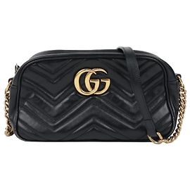 Gucci Bolsa de Ombro GG Marmont Small Matelassé para Mulher Preta Dourado