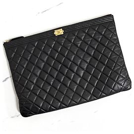 Chanel Borsa a Pochette Caviar Boy Gold Black