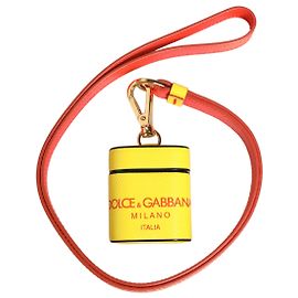Dolce & Gabbana Capa Airpods em couro de bezerro amarelo com logo, aba e alça
