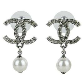 Chanel Pendientes de gota de perlas y cristales