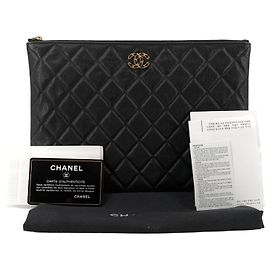 Chanel Clutch em pele de cordeiro New Medium