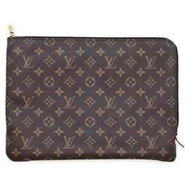 Louis Vuitton Etui Voyage MM Monogram