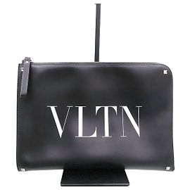Valentino Clutch VLTN Logo WJW
