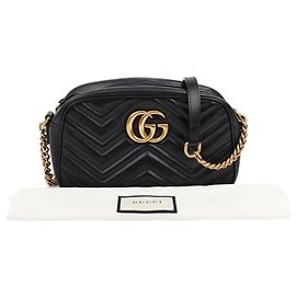 Gucci Borsa a tracolla GG Marmont Small Matelassé da donna Nera con dettagli dorati