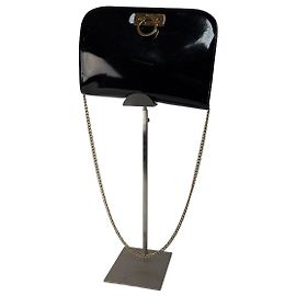 Vintage Salvatore Ferragamo Lackleder Schultertasche mit Klappe Ende der 1990er Jahre Schwarz