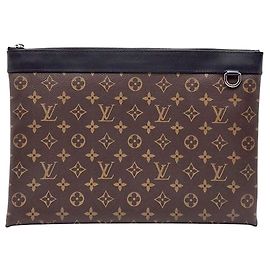 Louis Vuitton Monogram Discovery Pochette Clutch GM