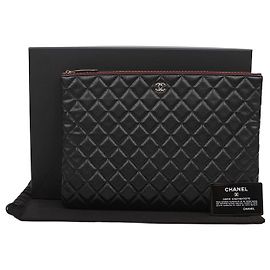 Chanel Classic Large Caviar Clutch Schwarz mit Goldfarbener Hardware