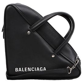Balenciaga Triangle Duffle Schultertasche aus Leder Schwarz