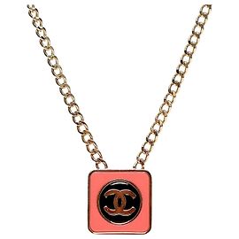 Chanel Collar Cuadrado Esmaltado