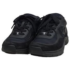 Chanel Cruise Sneaker mit CC-Logo in Schwarz