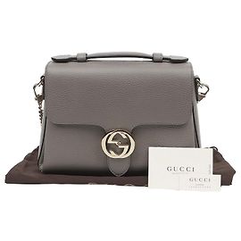 Gucci Bolsa de Ombro com Corrente e Alça de Mão em Couro Entrelaçado Cinza