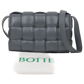 Bottega Veneta Borsa a tracolla imbottita Intrecciato con fibbia dorata Thunder