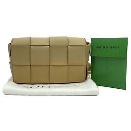Bottega Veneta Borsa a tracolla Intrecciato Cassette in pelle, borsa a cintura, crossbody Almond Beige