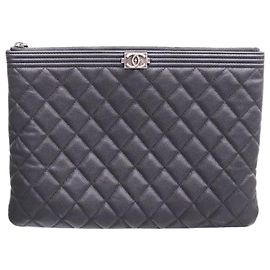 Chanel Clutch Boy Medium Nera