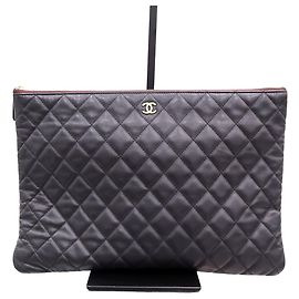 Chanel Clutch Classic in pelle di agnello Large Black